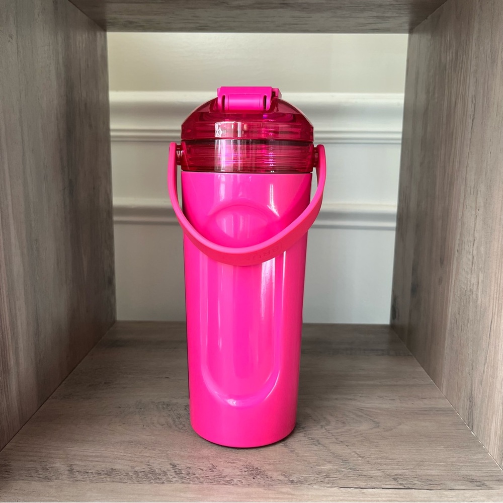 Brumate Vivid Magenta Multishaker - Picture 5 of 7